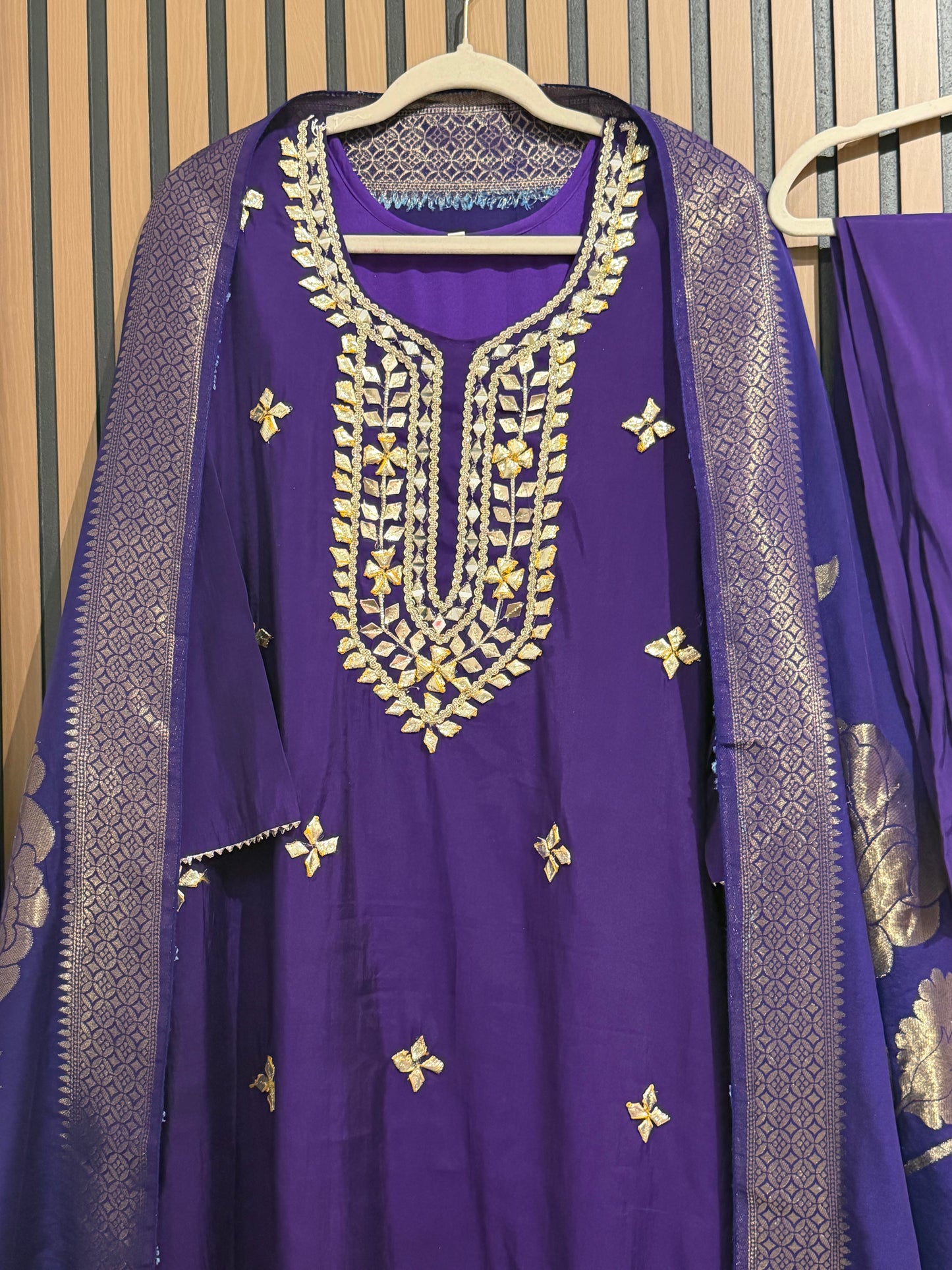 MIRROR GOTTA BANARSI SILK SUIT