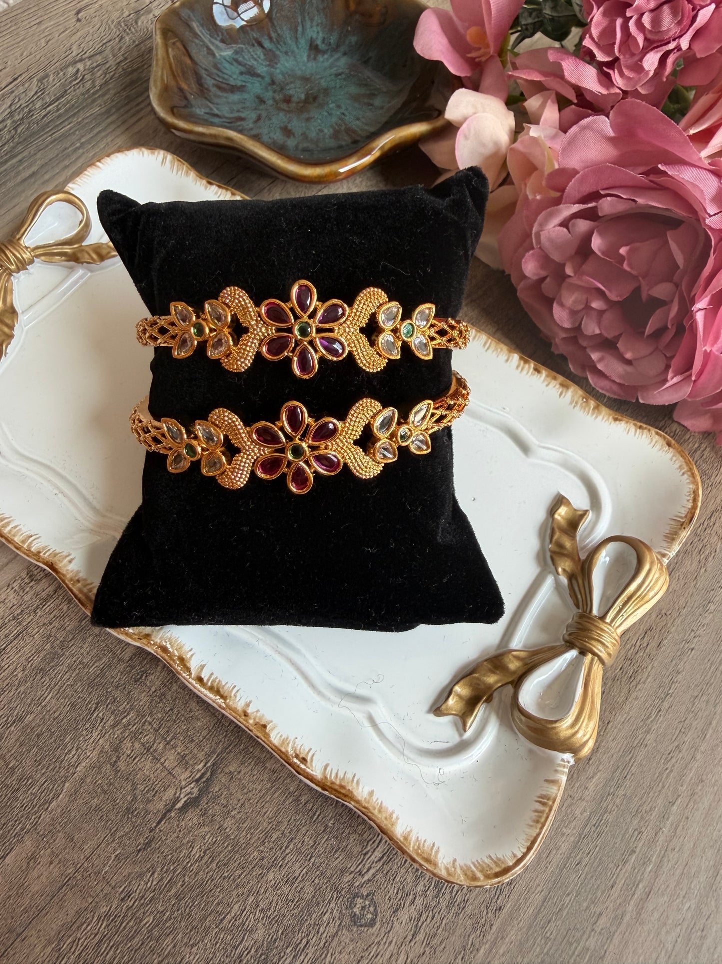 JADAU BANGLE