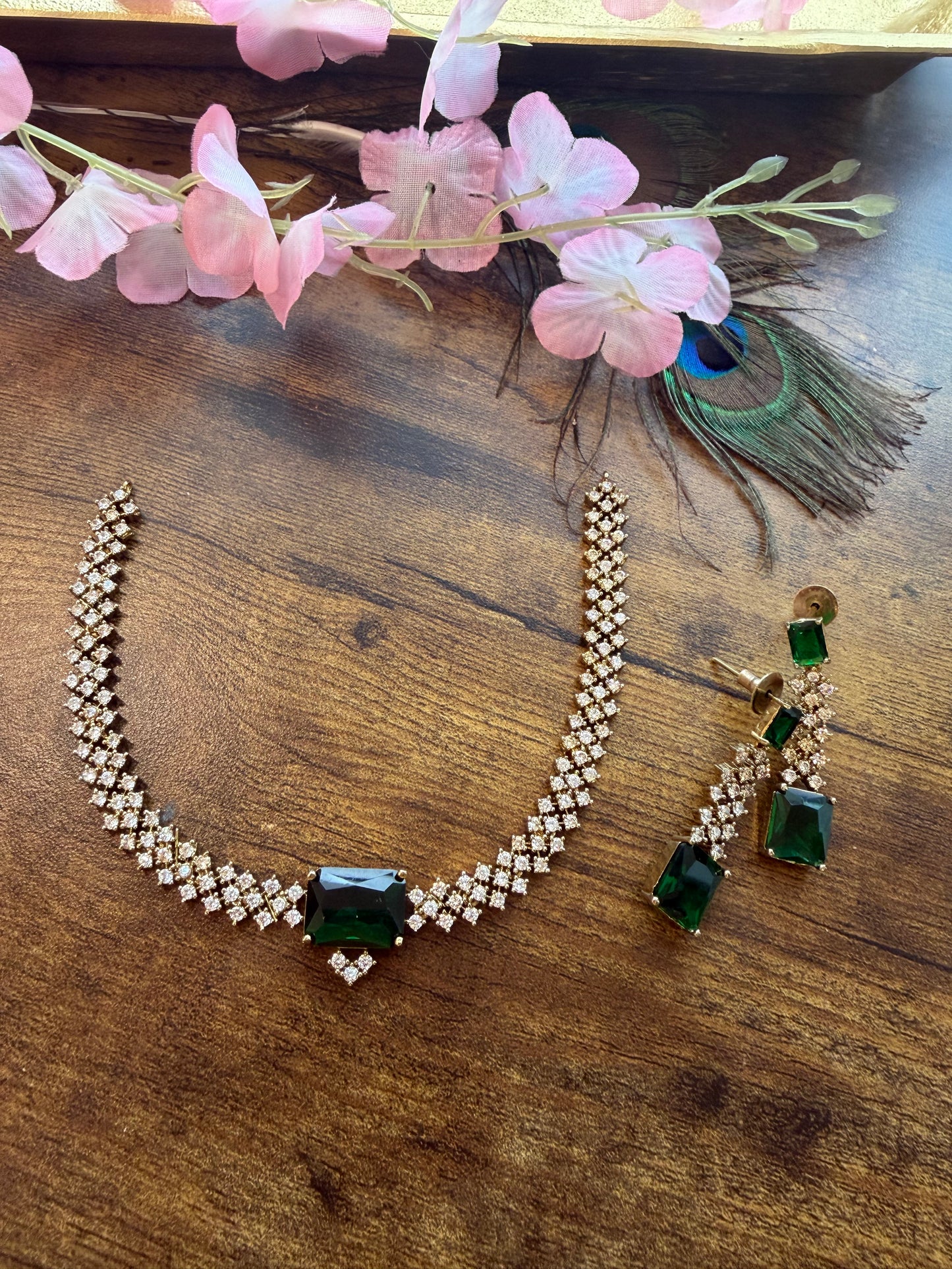 Sleek AD Choker Set
