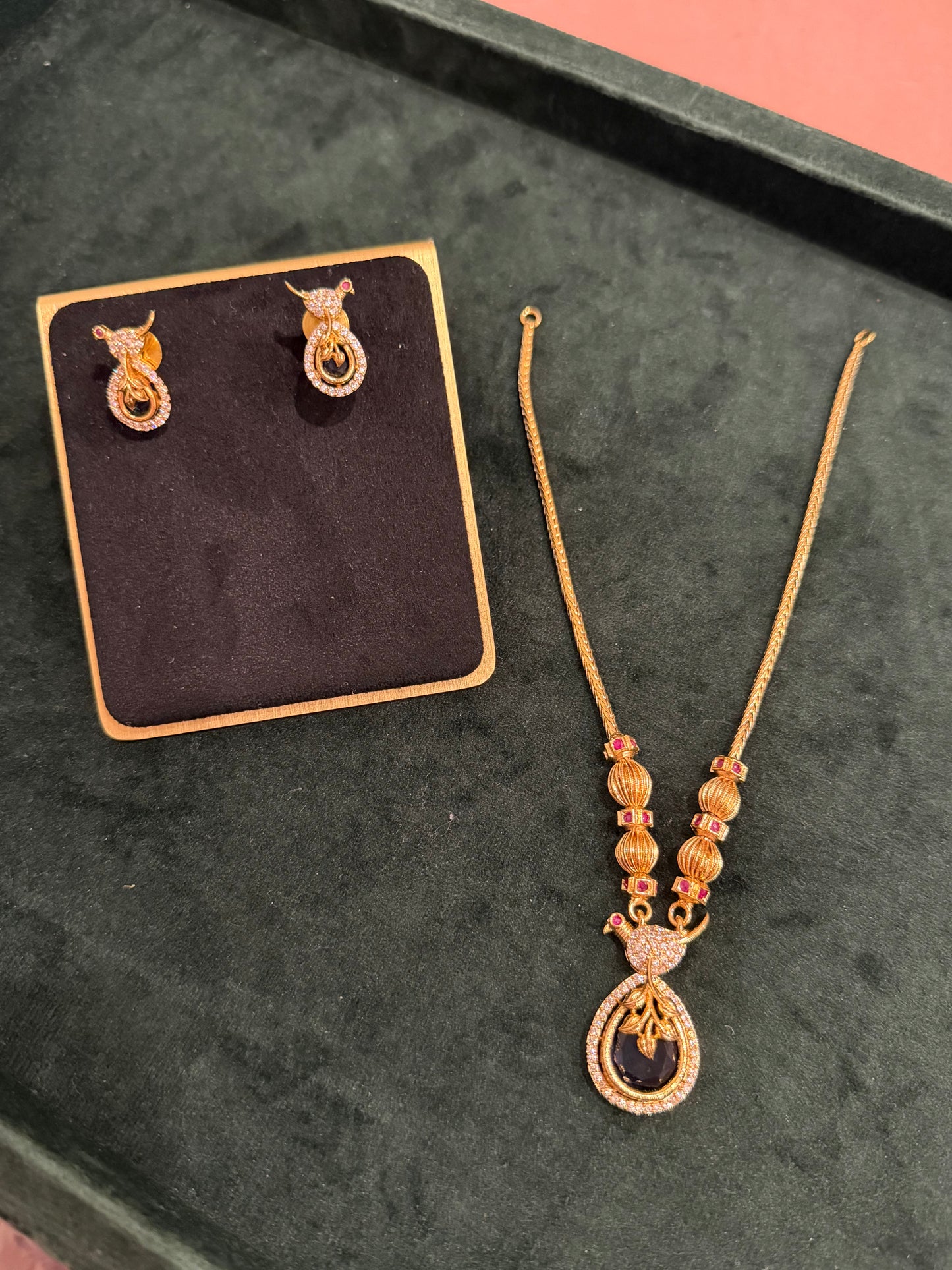 AD NECKLACE