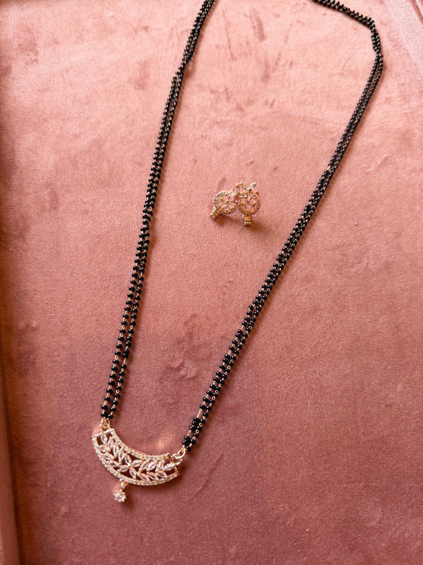 MANGALSUTRA WITH EARRINGS SHORT