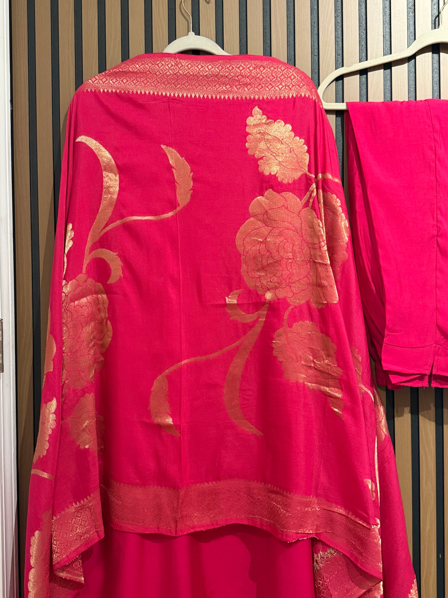 MIRROR GOTTA BANARSI SILK SUIT