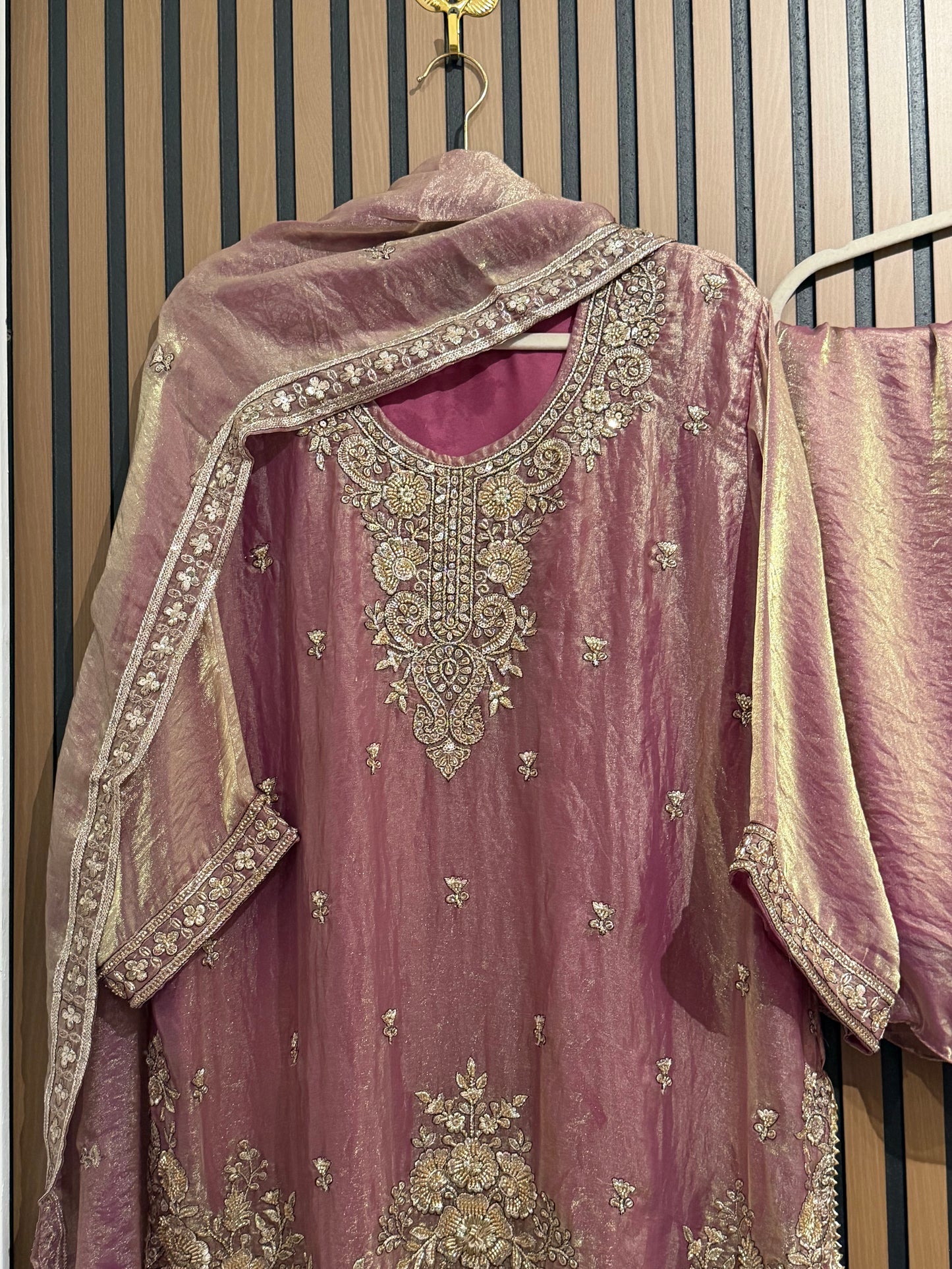 GLASS TISSUE SHARARA