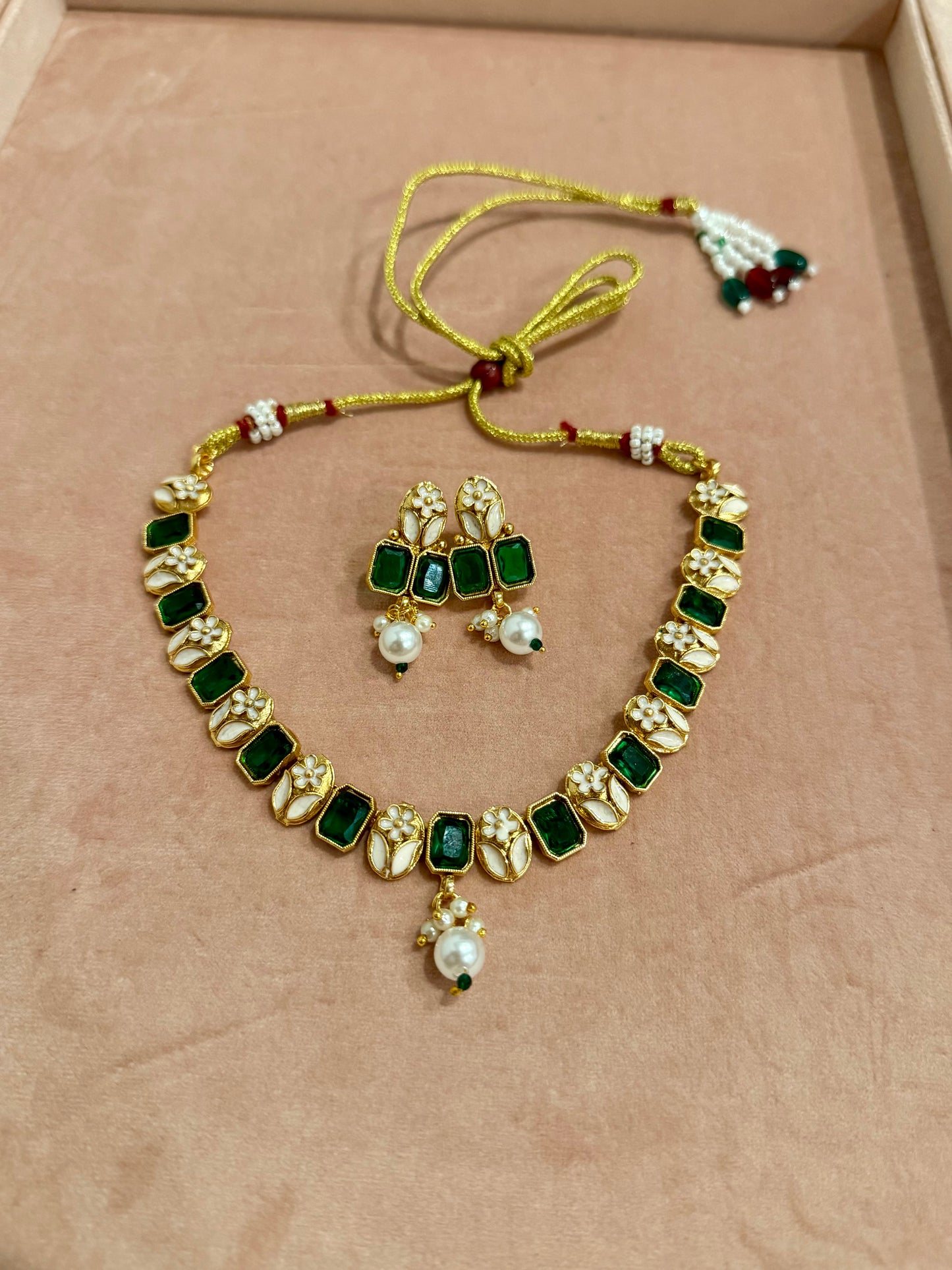 AD NECKLACE