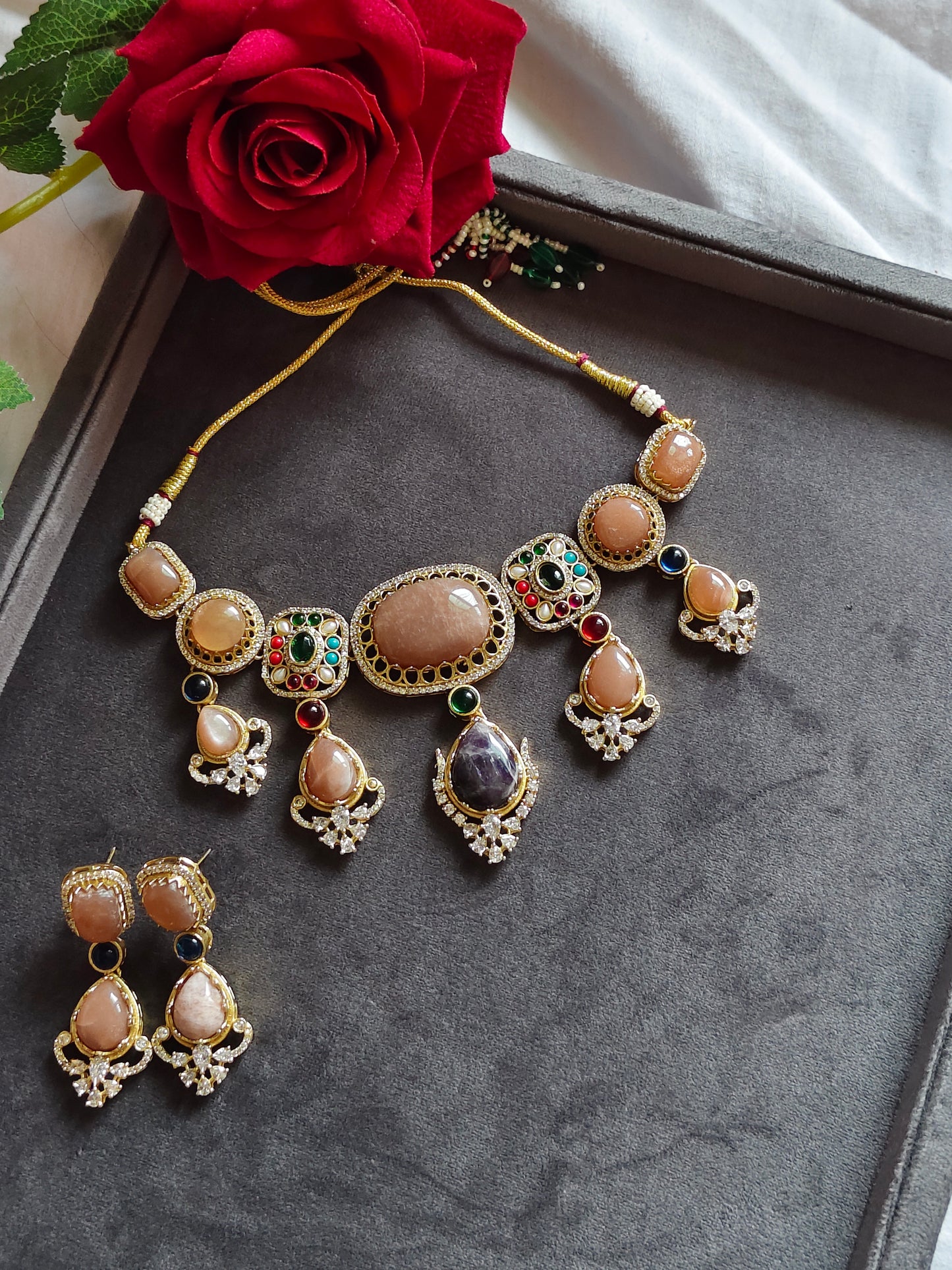 DESIGNER NECKLACE