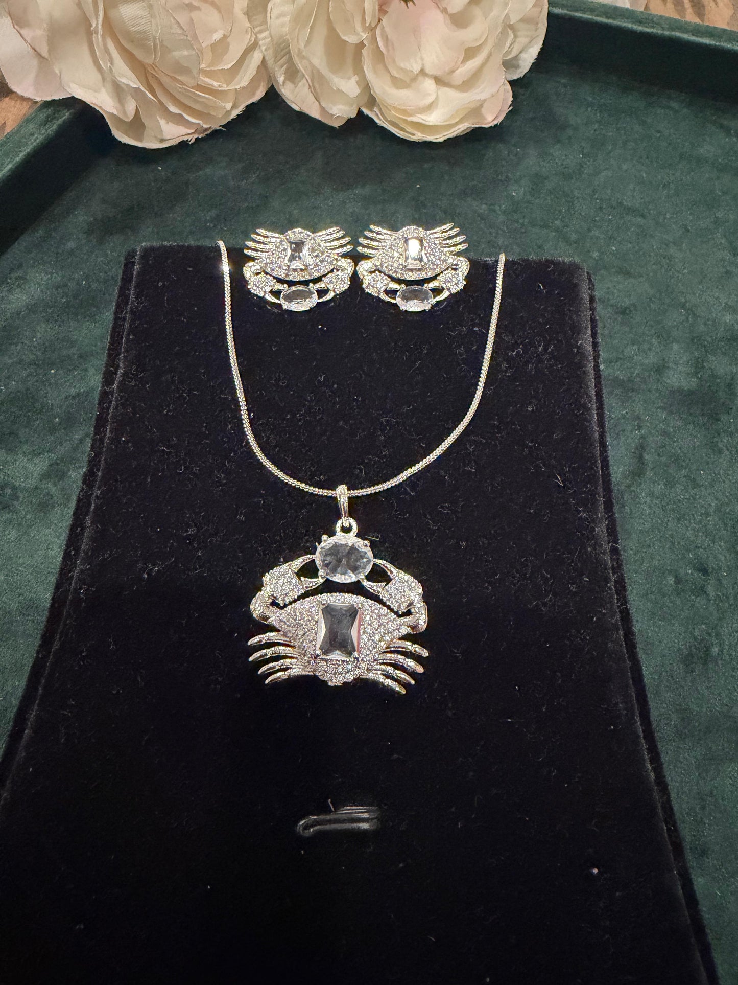 SILVER AD PENDENT SET