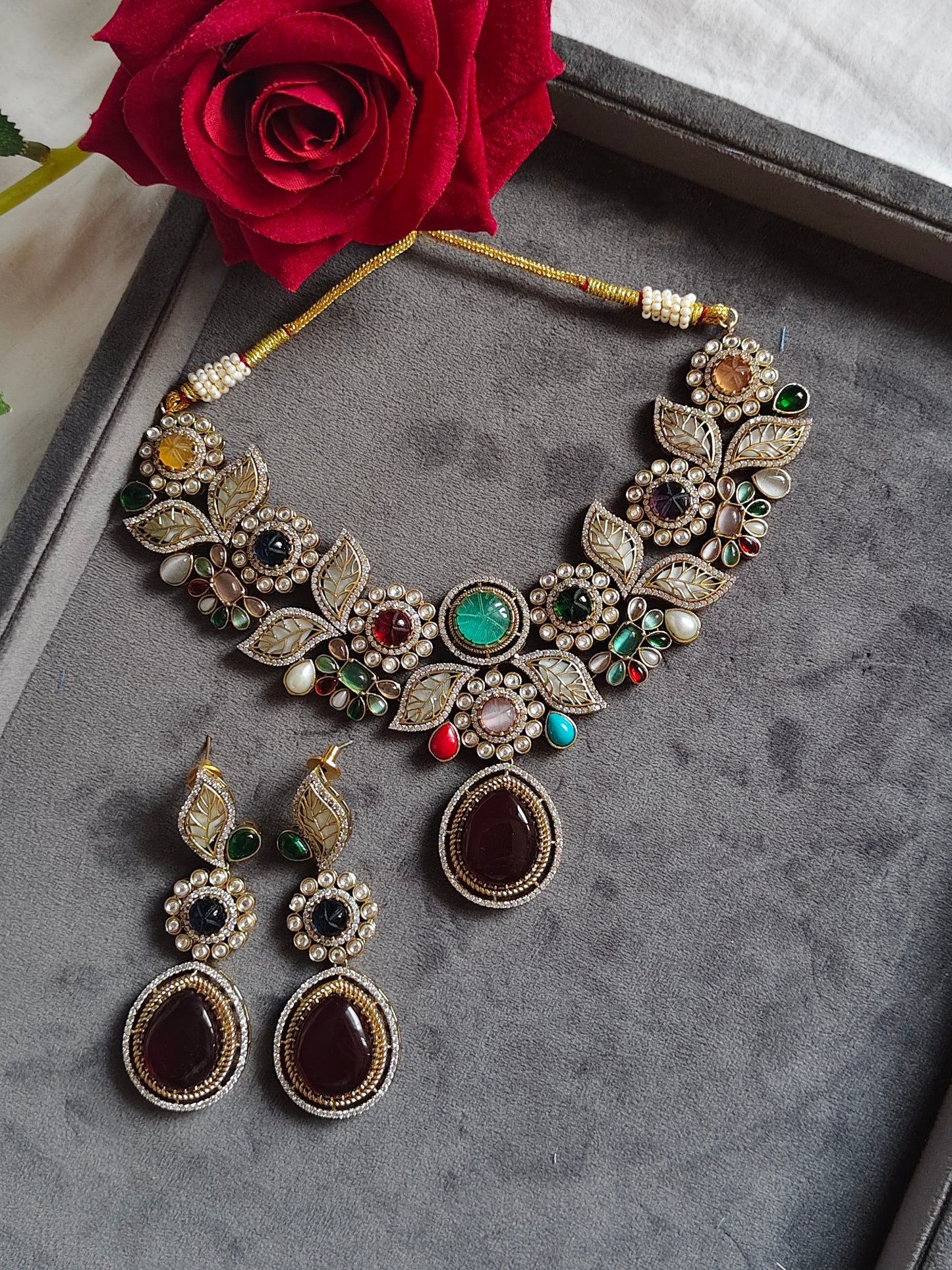 DESIGNER NECKLACE