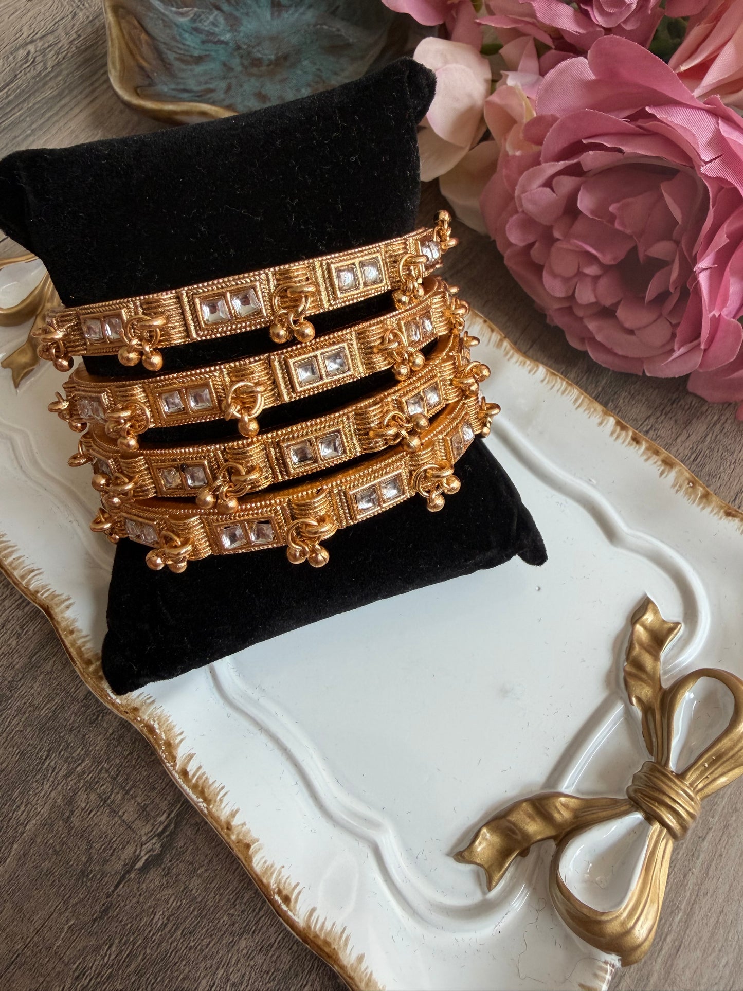 SET OF 4 GHUNGRU BANGLE