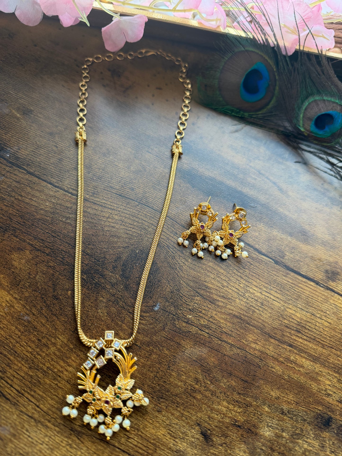 Sleek Gold Set