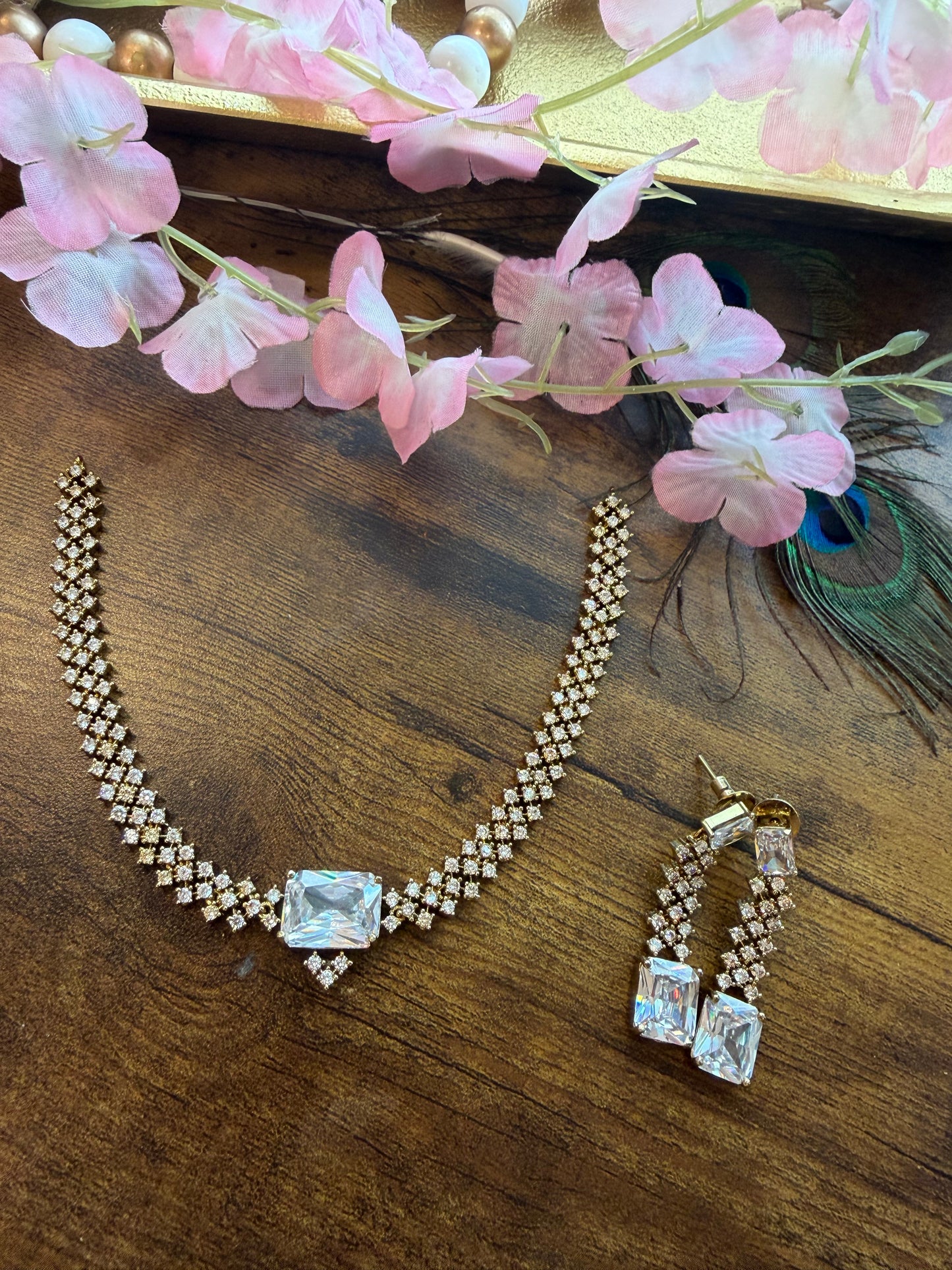 Sleek AD Choker Set