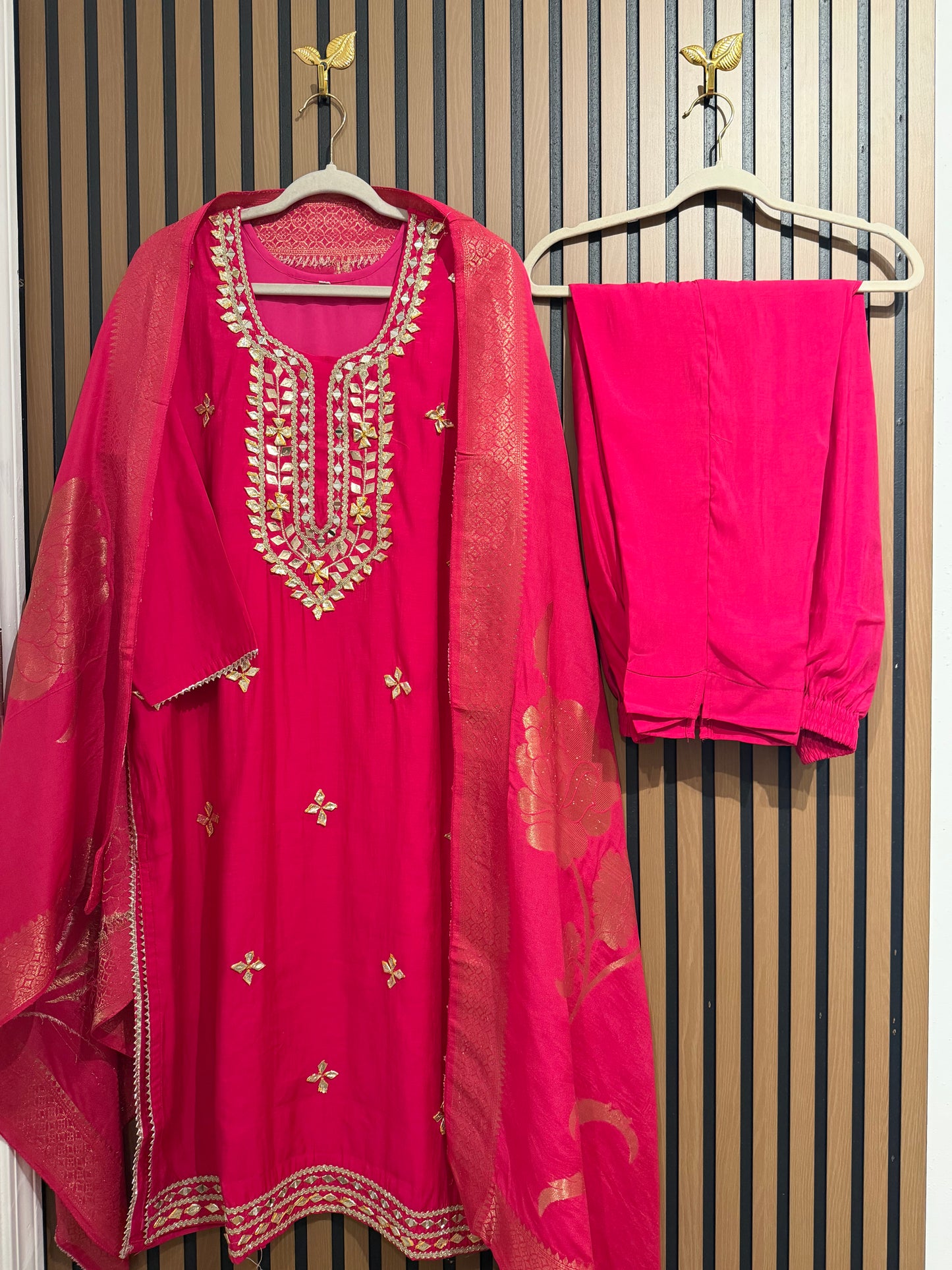 MIRROR GOTTA BANARSI SILK SUIT
