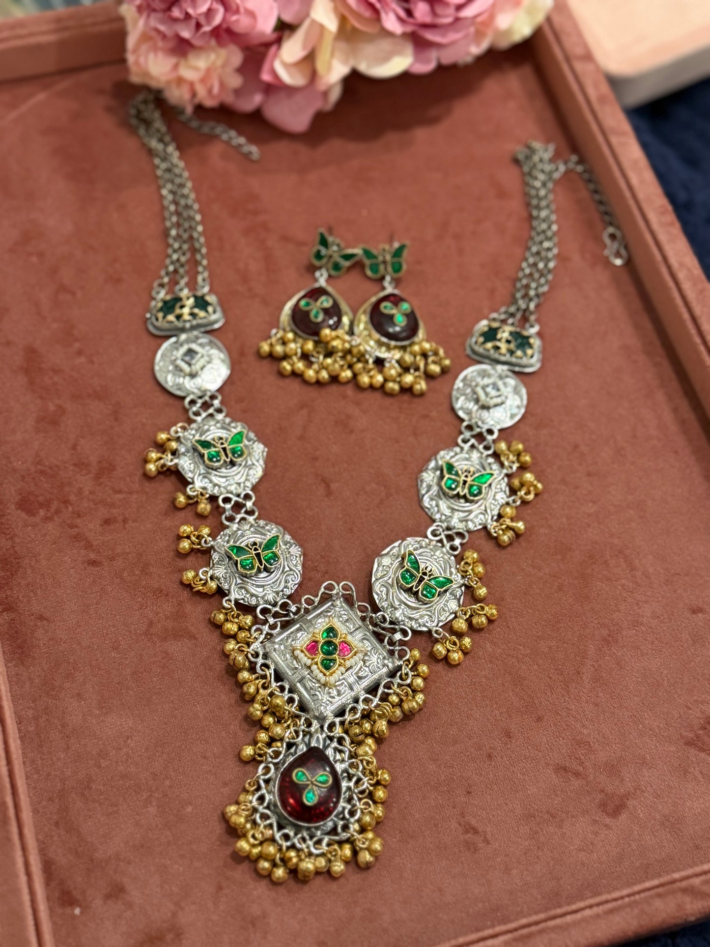 SILVER GOLD NECKLACE