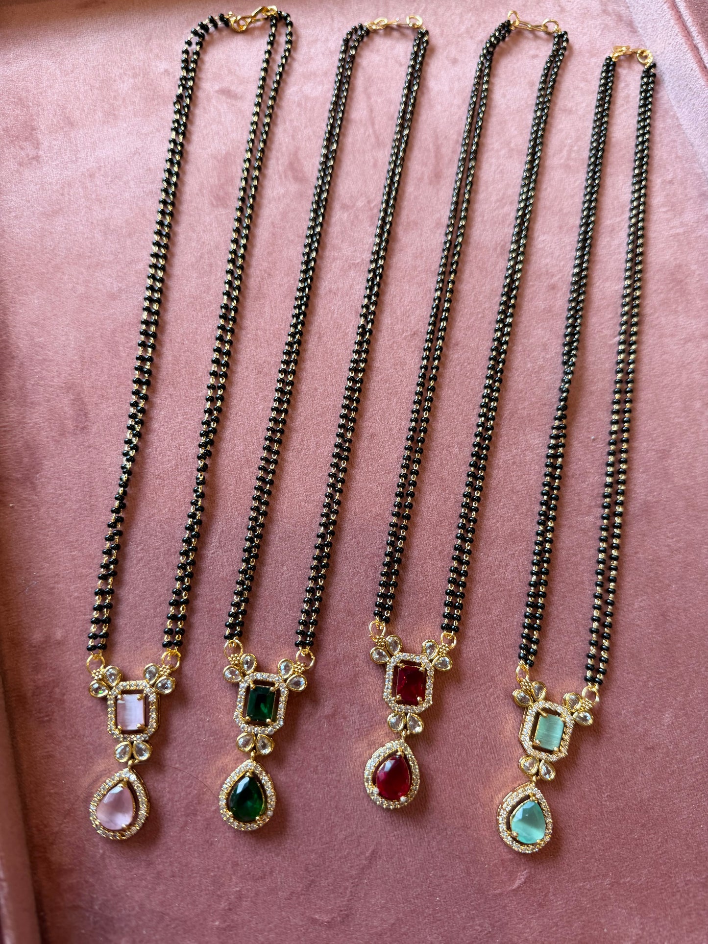 MANGALSUTRA WITH EARRINGS SHORT