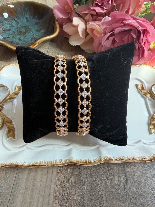 AD MICRO GOLD BANGLE