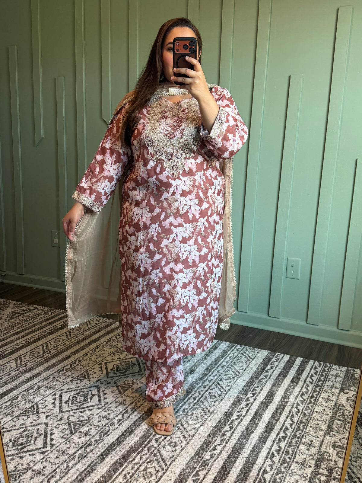 Floral Linen Zari Embroidered Three Piece