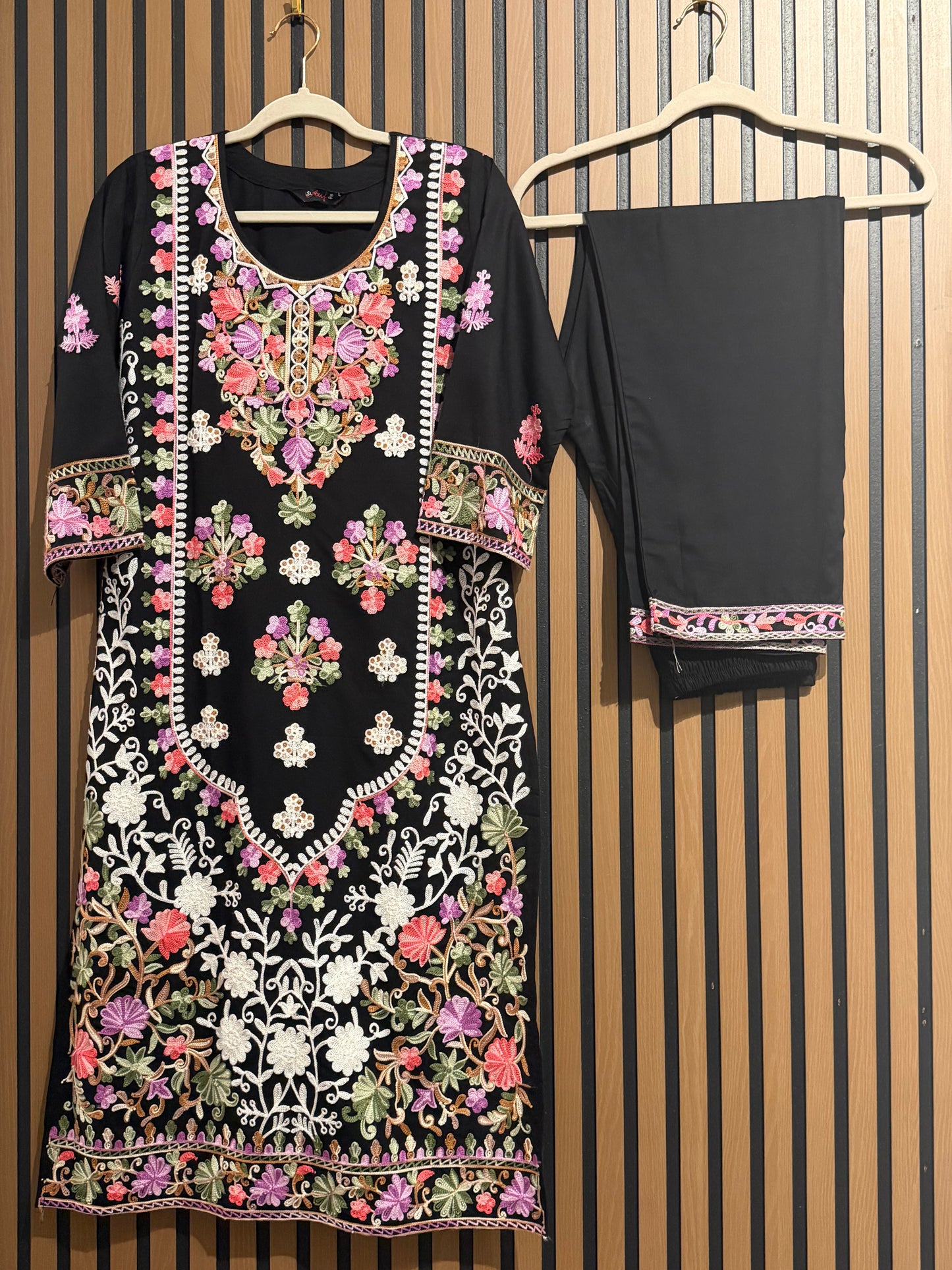 Kashmiri Kurta Set