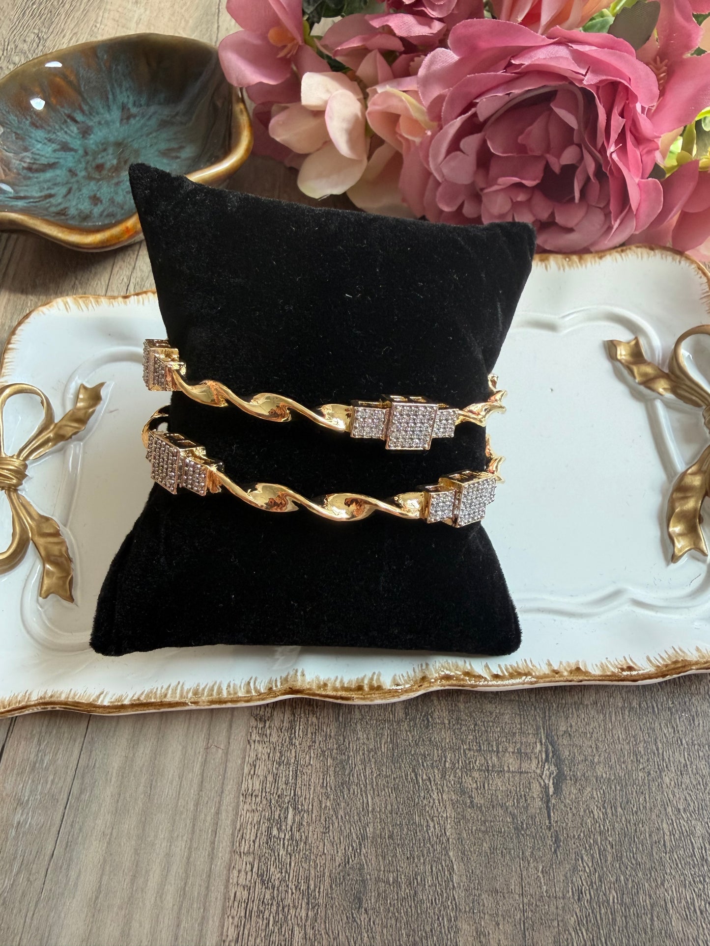 AD GOLD BANGLE