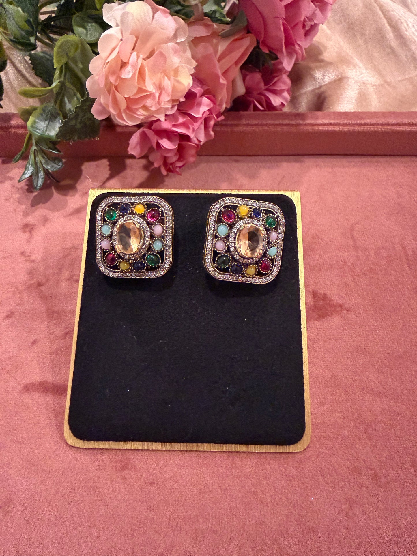 DESIGNER STONE STUDS
