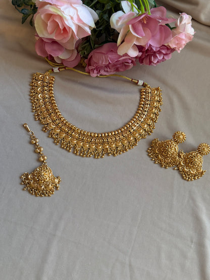 GOLD PLATED NECKLACE