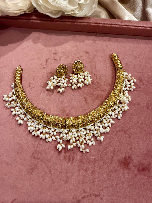 HASSLI PEARL NECKLACE