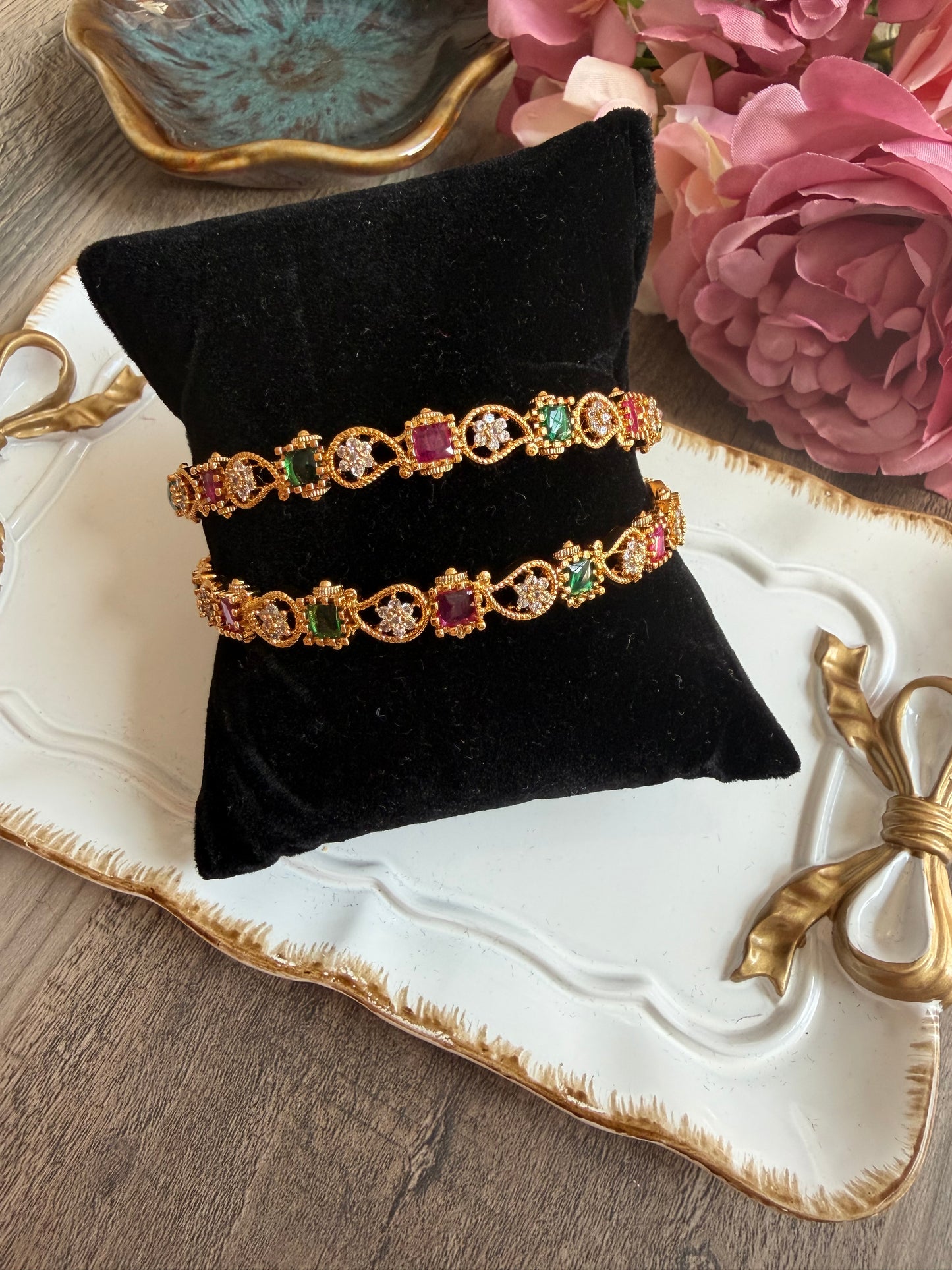 JADAU BANGLE