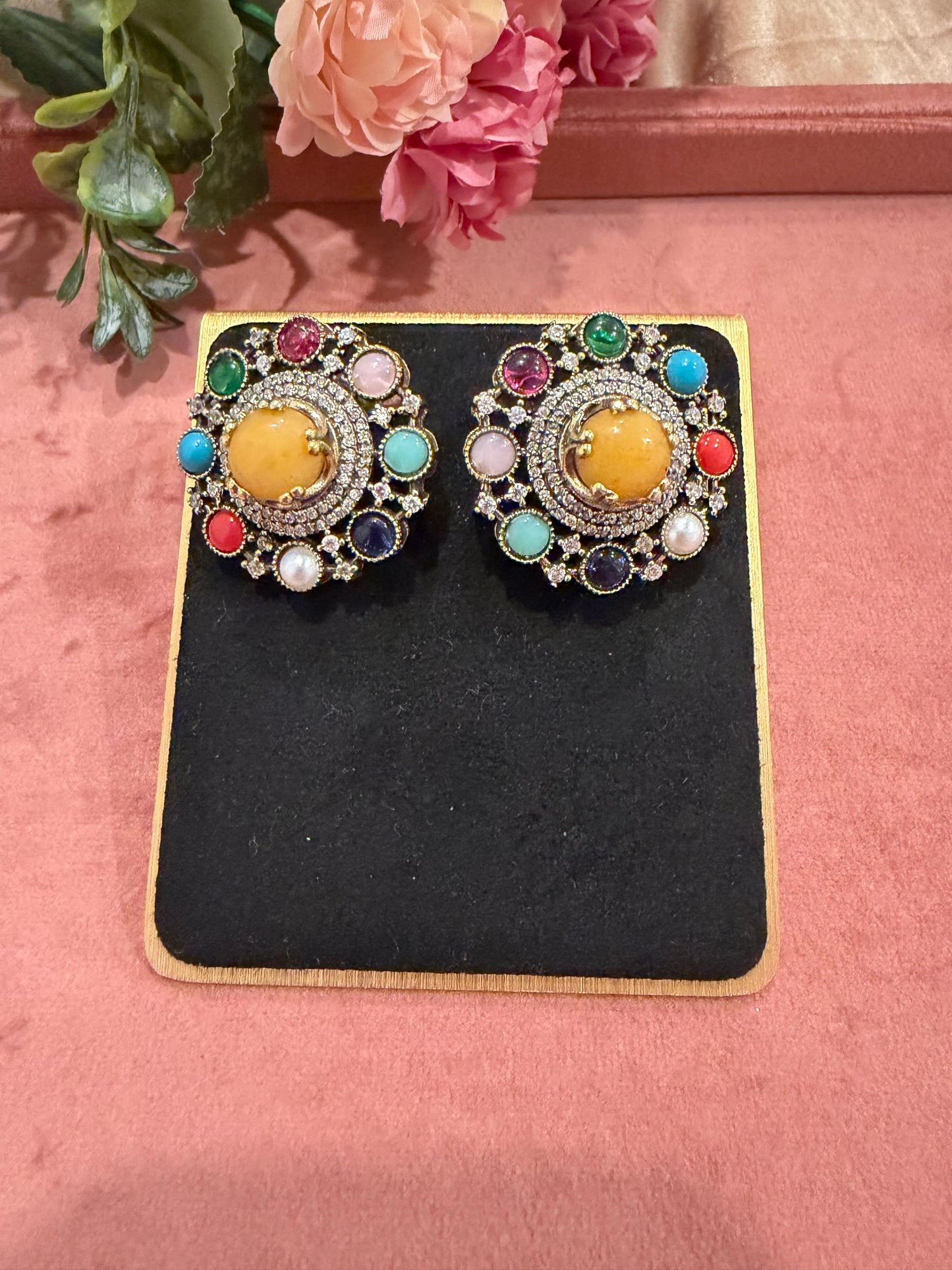 DESIGNER STONE STUD