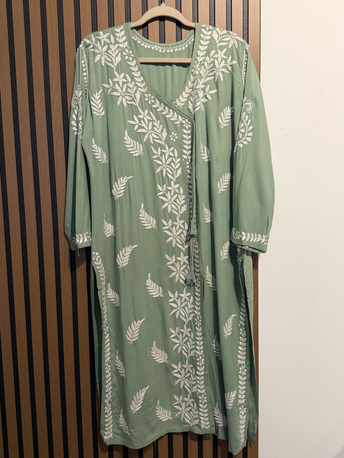 ANRAKA CHIKANKARI KURTI