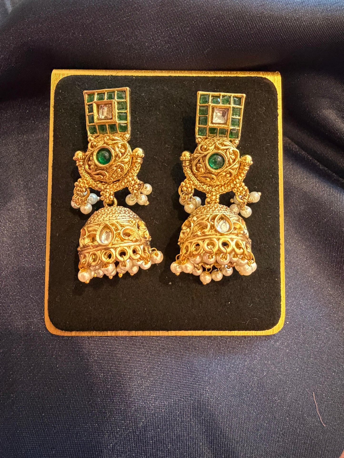 GOLD SAHARE WITH AD