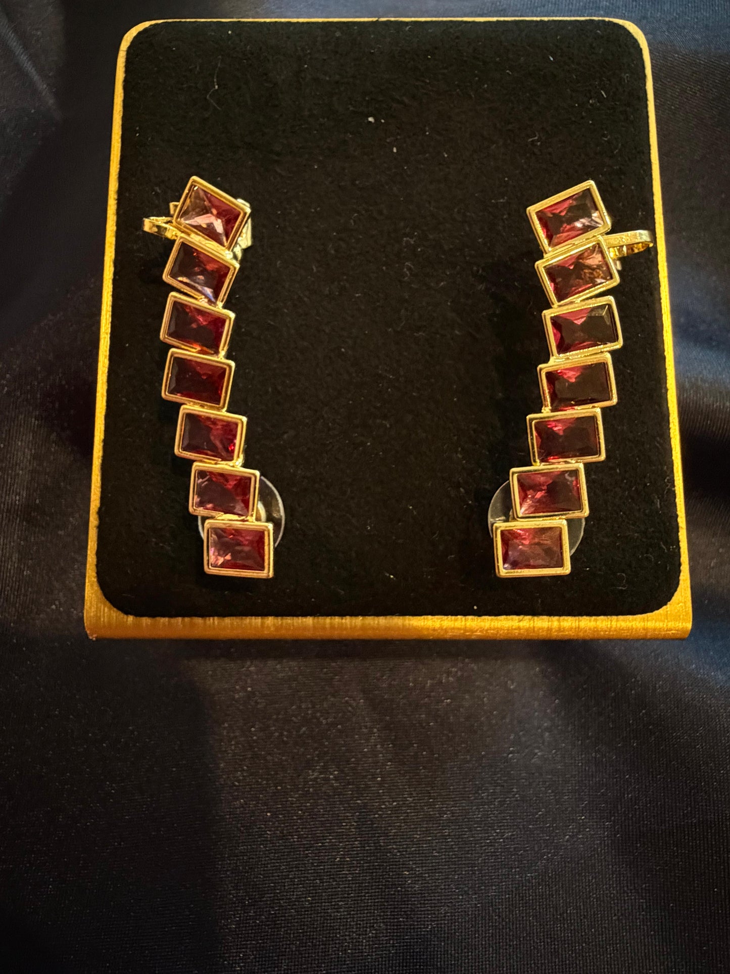 SOLITAIRE EARRCUFFS