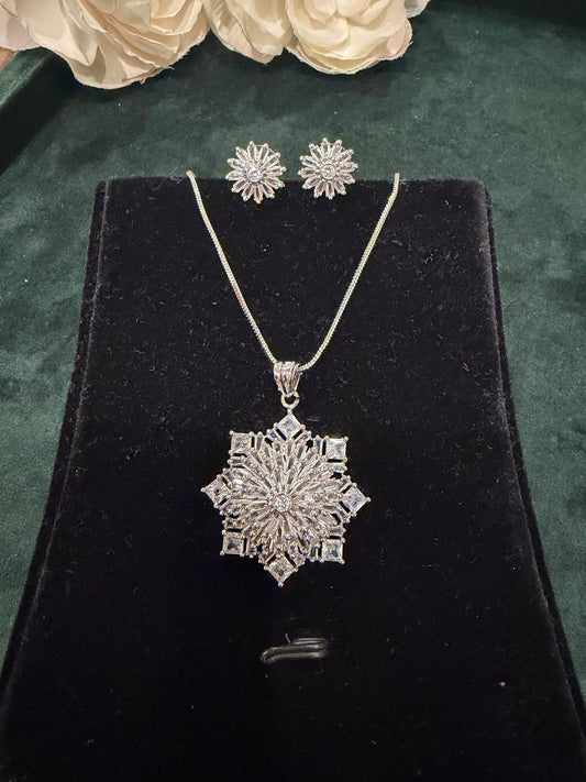 SILVER AD PENDENT SET