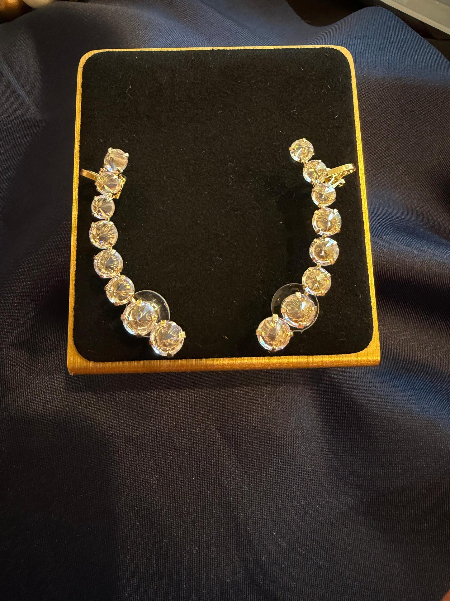 SOLITAIRE EARRCUFFS